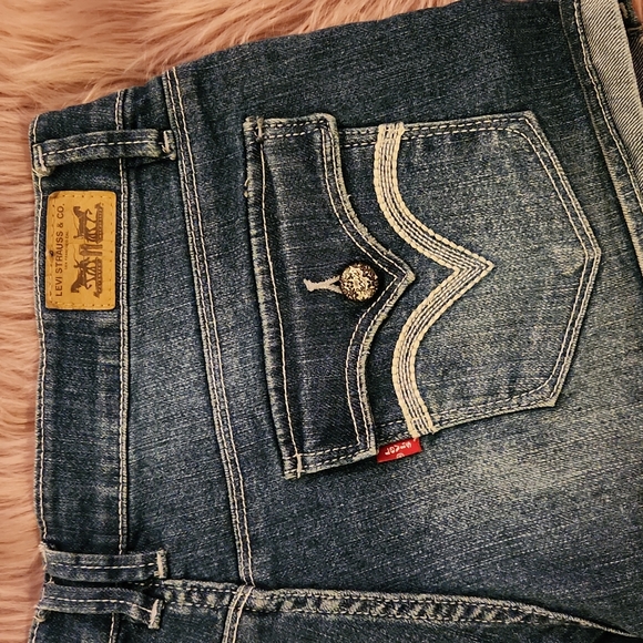 Levi's Vintage Shorty Short Jean Shorts - Picture 5 of 10
